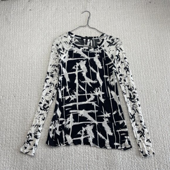 BCBGMAXAZRIA Tops - BCBGMaxazira Graphic Print Blouse Black  and White Long Sleeve Womens Size S